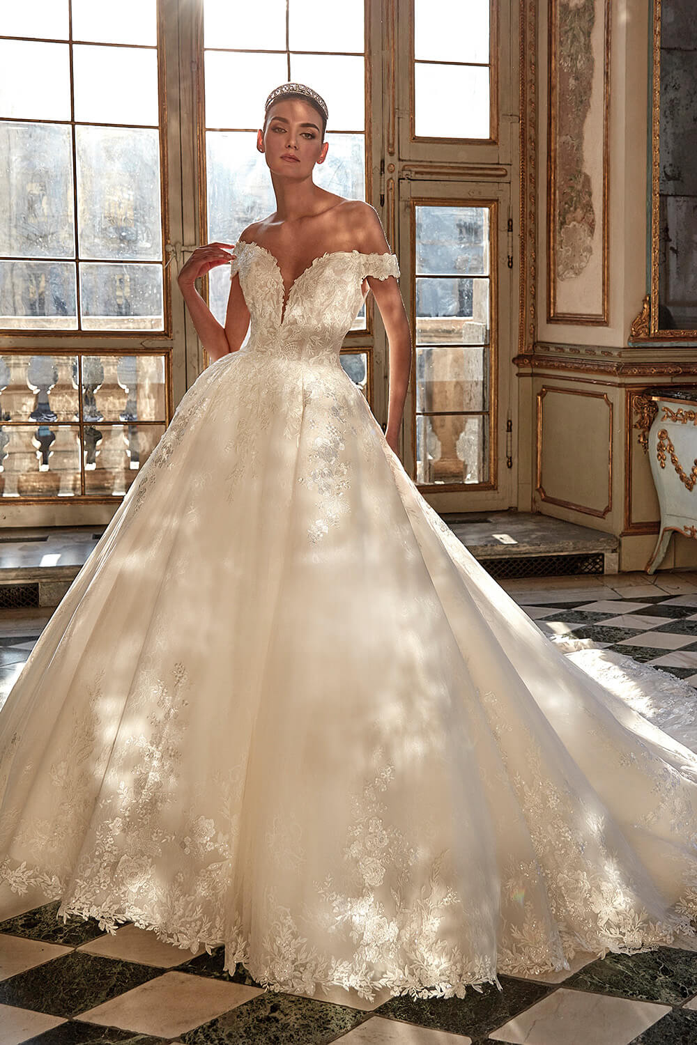 Pronovias Privée, Celestite Off-The-Shoulder Neckline | Esposa