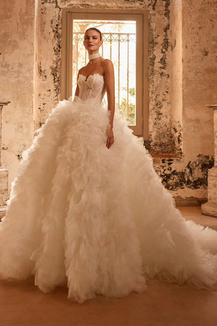 Pronovias Privée, Glowey, Dramatic Ruffled Ball Gown | Esposa