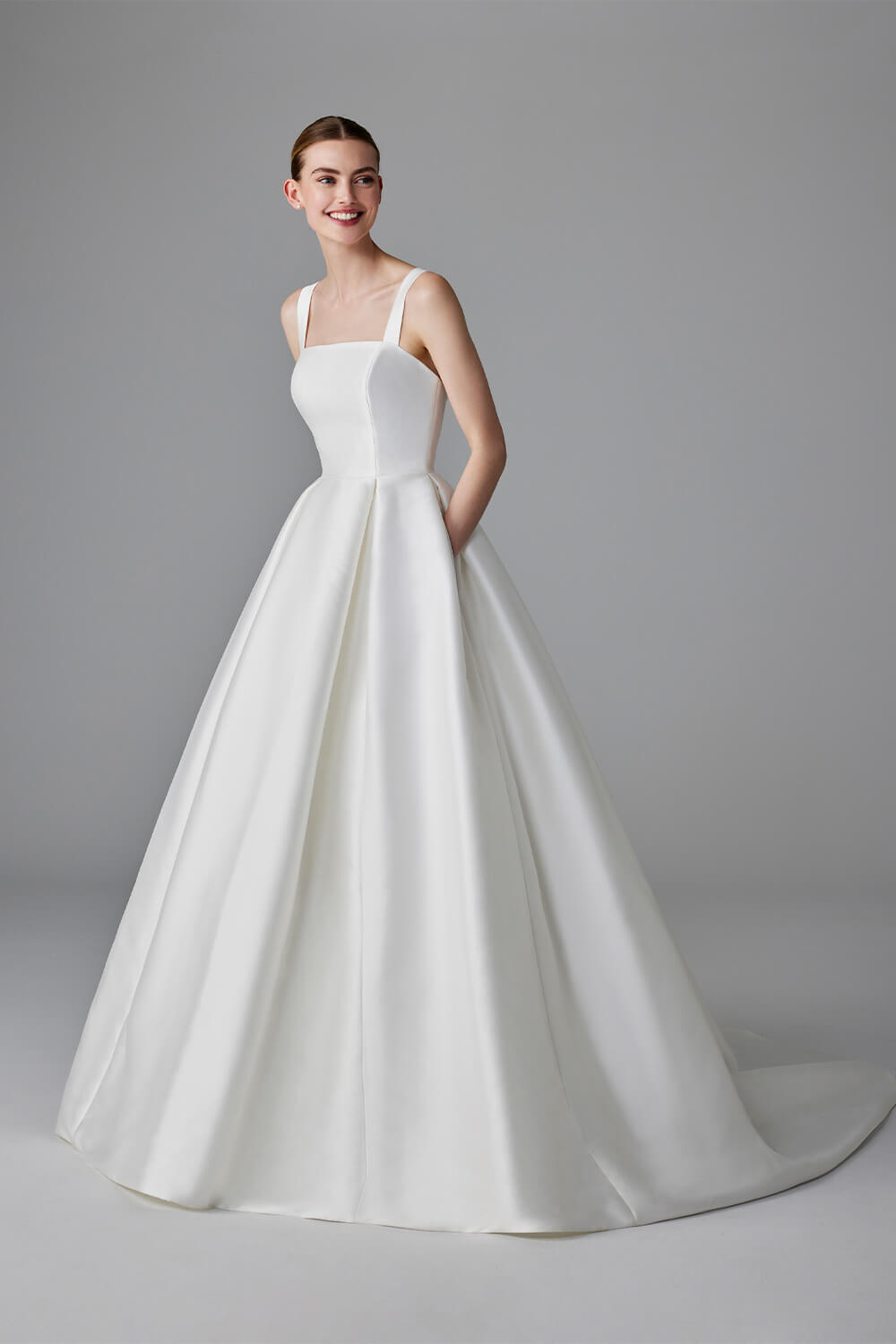 Pronovias, Simple Wedding Gown | Esposa