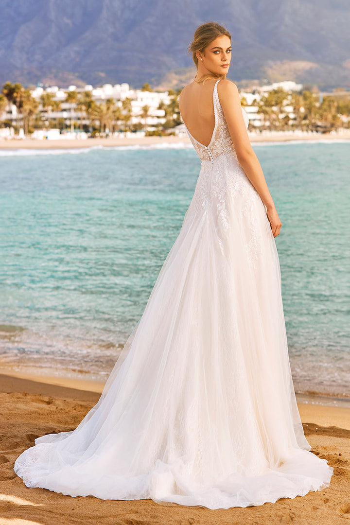 Pronovias, Elegant Lace Bridal Dress | Esposa