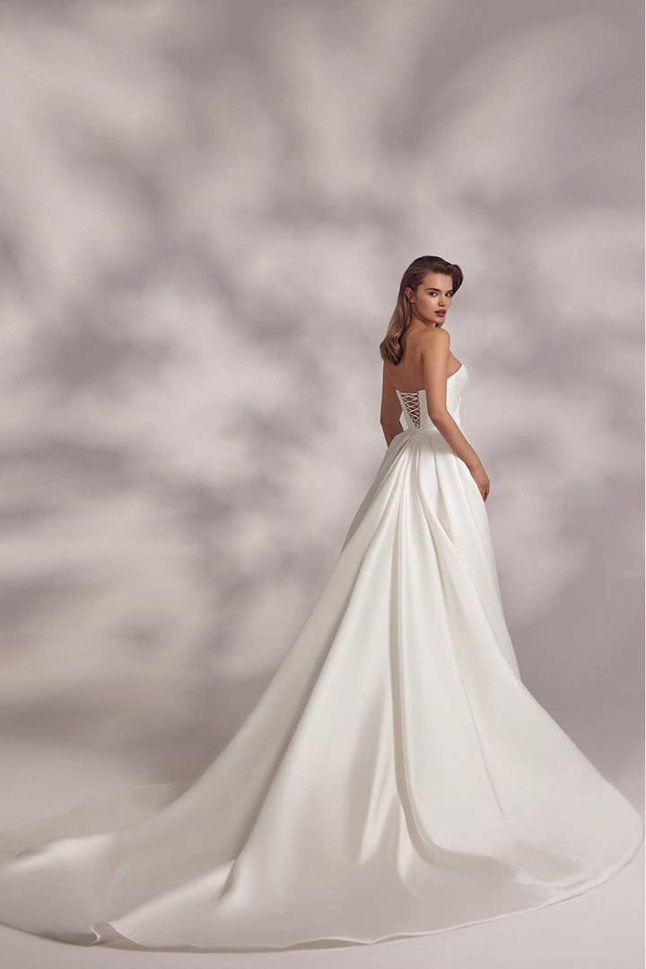 Eva Lendel, Unique Wedding Dress | Esposa