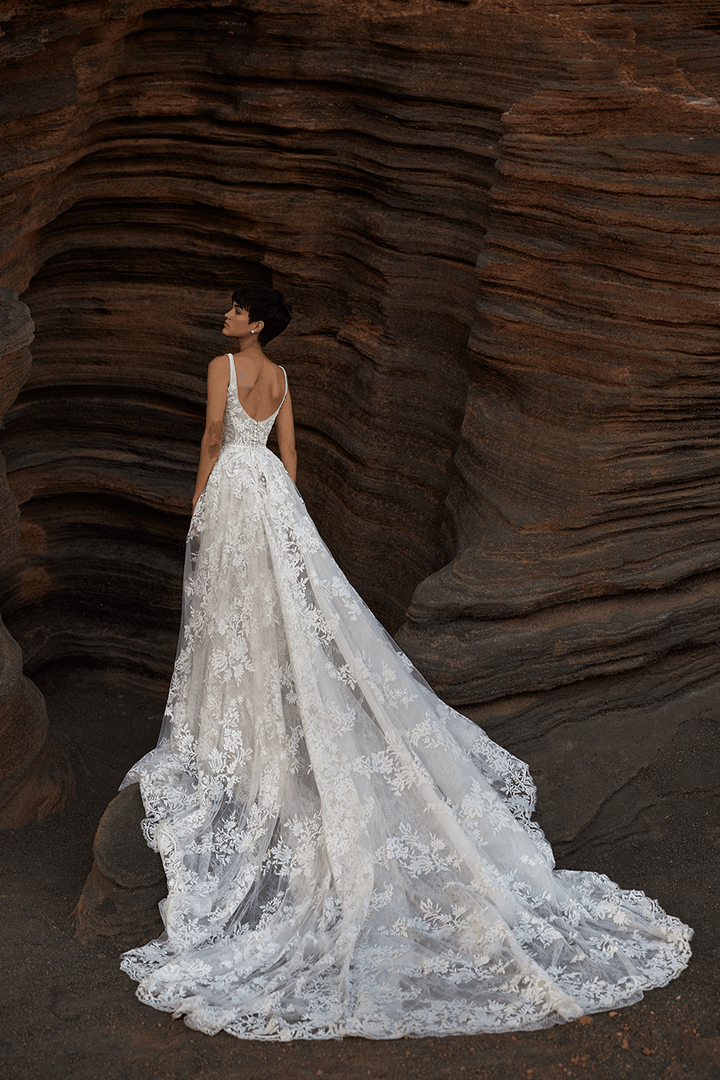 Milla Nova, Enchanting Straight Gown | Esposa