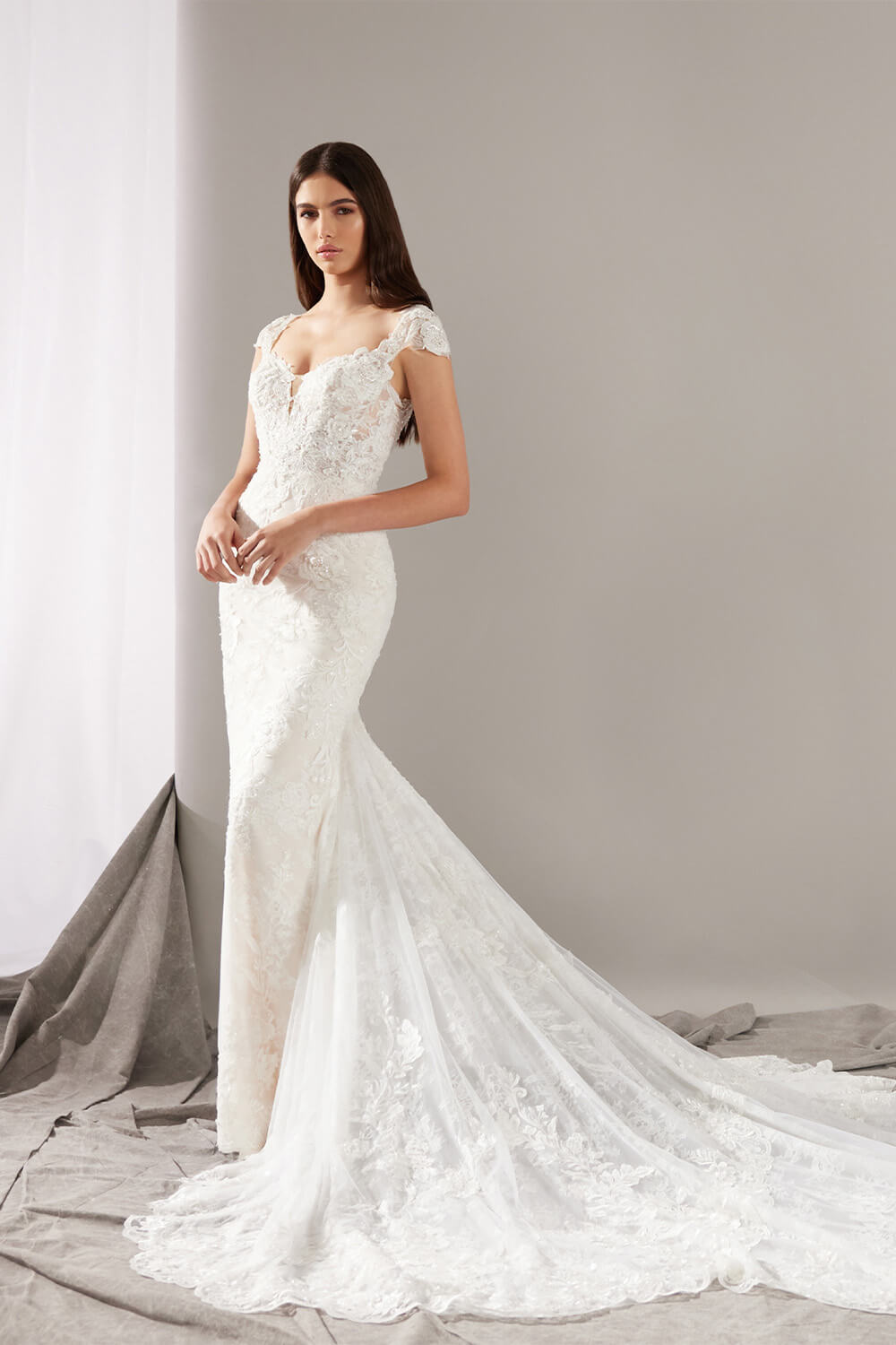 Pronovias, Romantic Mermaid Dress | Esposa
