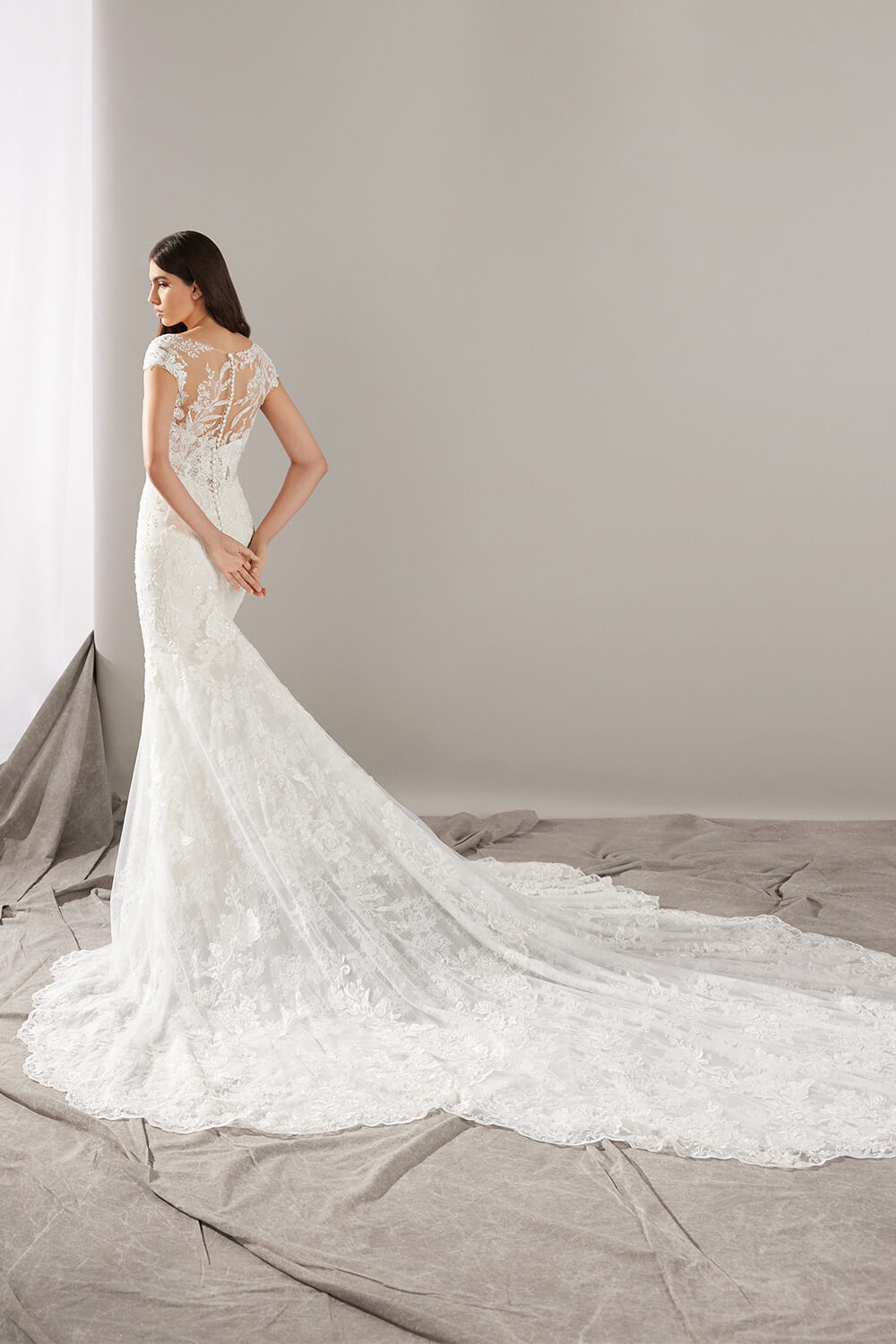 Pronovias, Romantic Mermaid Dress | Esposa 