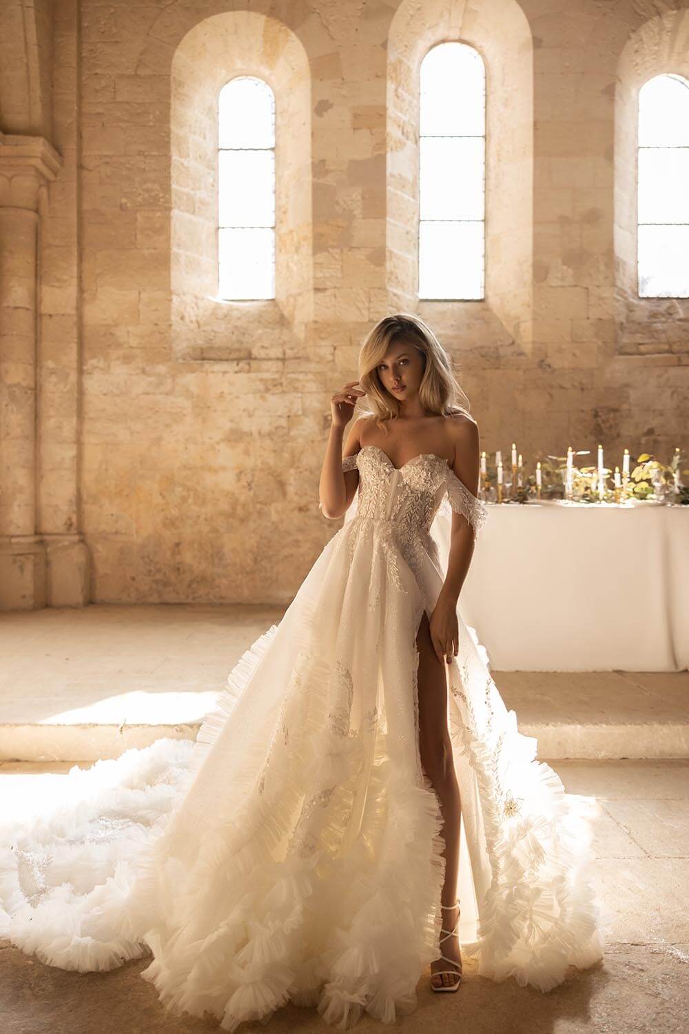 Eva Lendel, Romantic Bridal Gown | Esposa