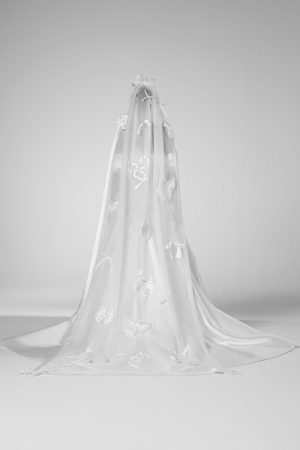 Viktor & Rolf, Artistic A-line Gown |  Esposa