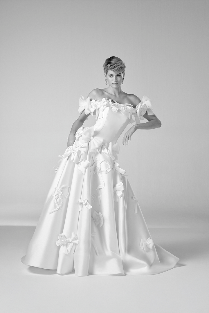 Viktor & Rolf, Artistic A-line Gown |  Esposa