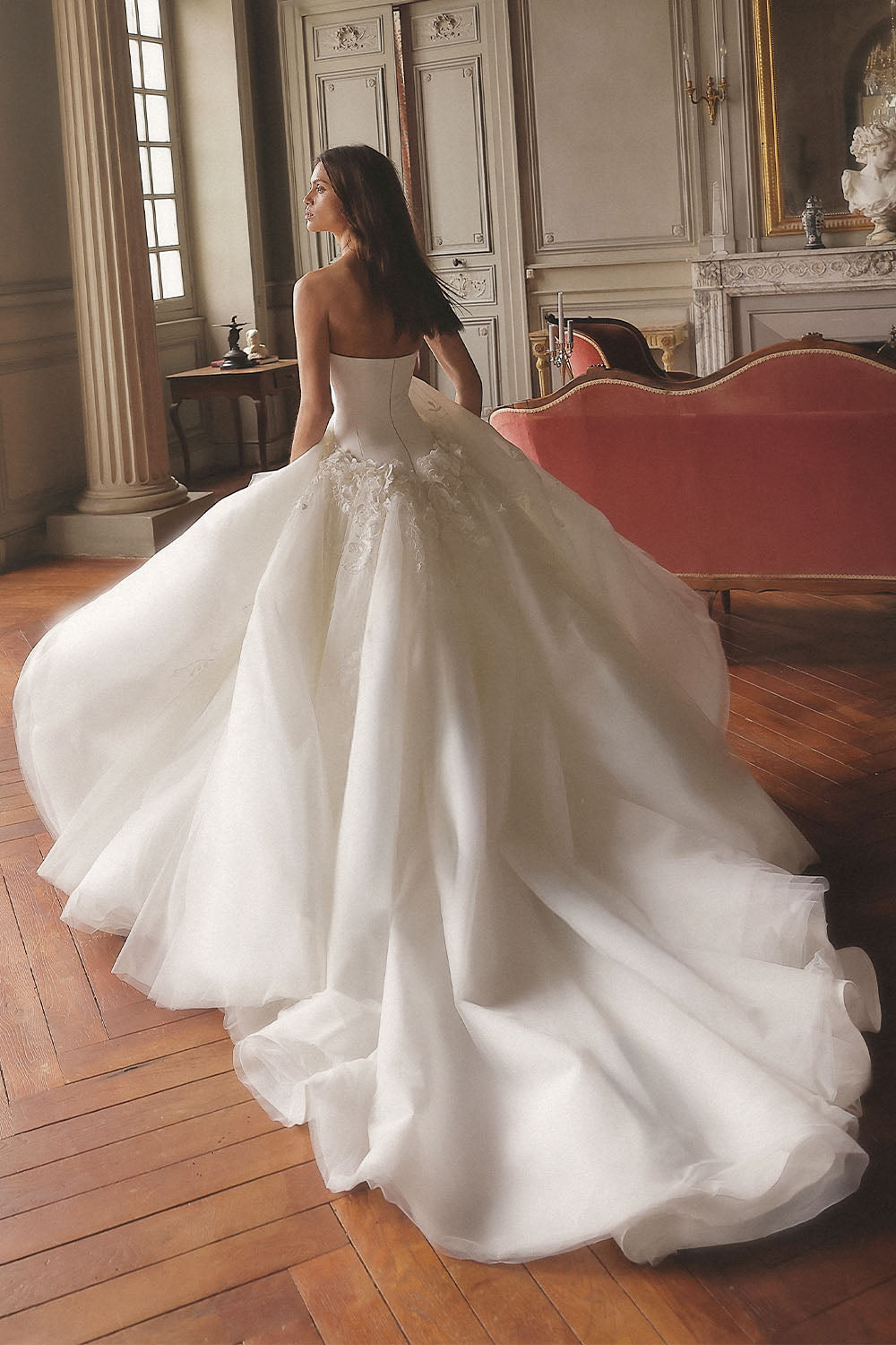 Wona Concept, Veneto, Sculptural Romance Strapless Ball Gown | Esposa