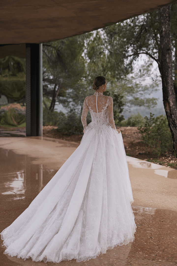 Eva Lendel, Regal A-Line Gown | Esposa