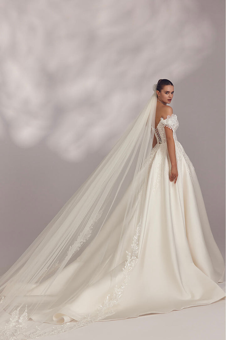 Eva Lendel, Off Shoulder Bridal Dress | Esposa