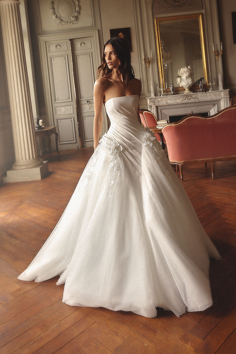 Wona Concept, Veneto, Sculptural Romance Strapless Ball Gown | Esposa