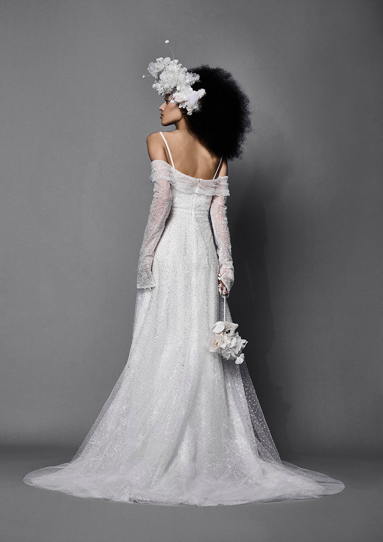 Vera Wang by Pronovias, Simple Wedding Gown | Esposa
