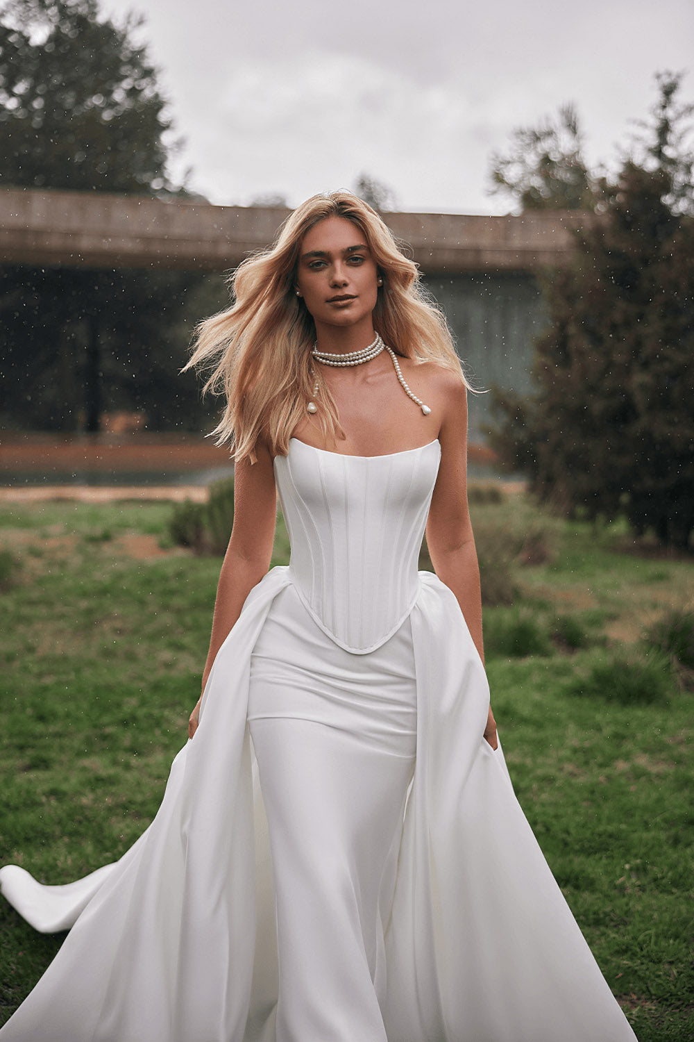 Eva Lendel, Anisia, Striking Mermaid Gown | Esposa