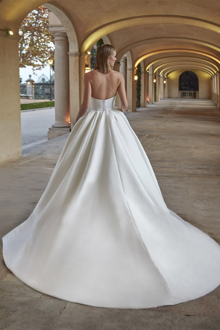 Pronovias Privee, Basil Refined Ball Gown | Esposa