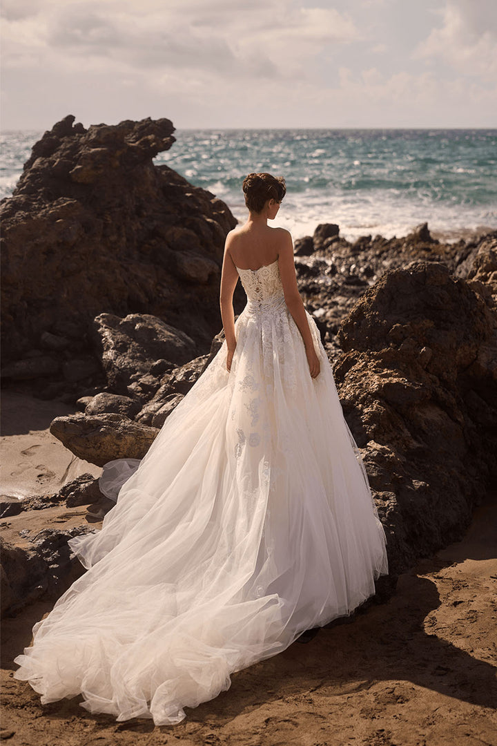 Milla Nova, Evalisse, Ethereal A-Line Gown | Esposa