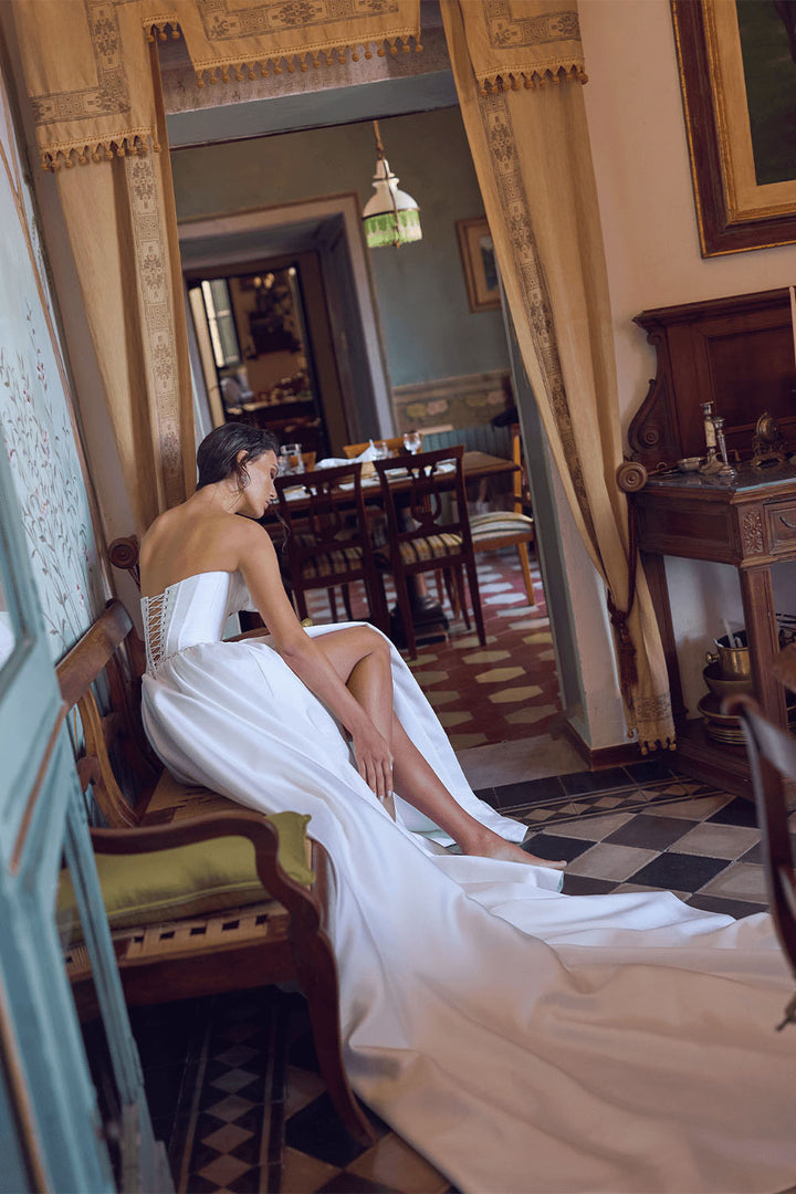 Wona Concept, Fedra, Bold A-Line Gown | Esposa