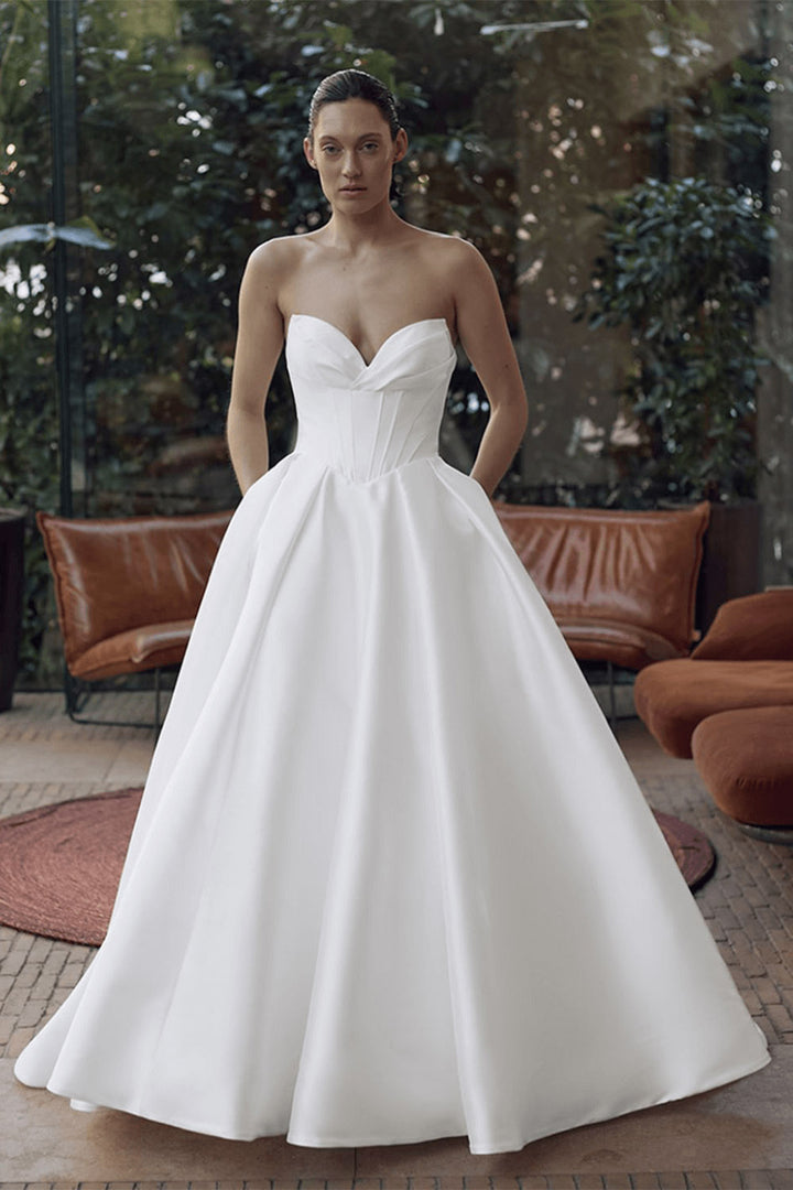 Elysee, Giovanna, Minimalist Ball Gown | Esposa