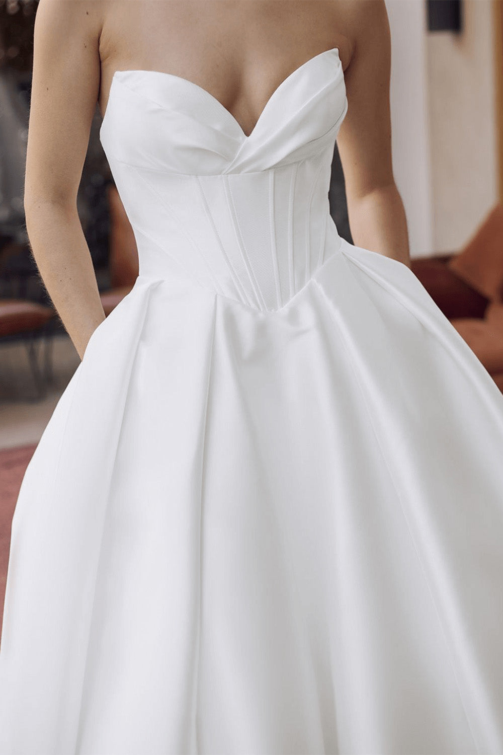 Elysee, Giovanna, Minimalist Ball Gown | Esposa