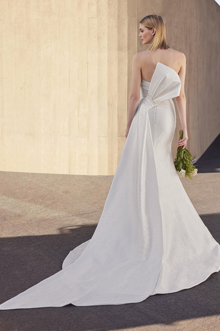 Pronovias, Juny, Modern Mermaid Gown | Esposa