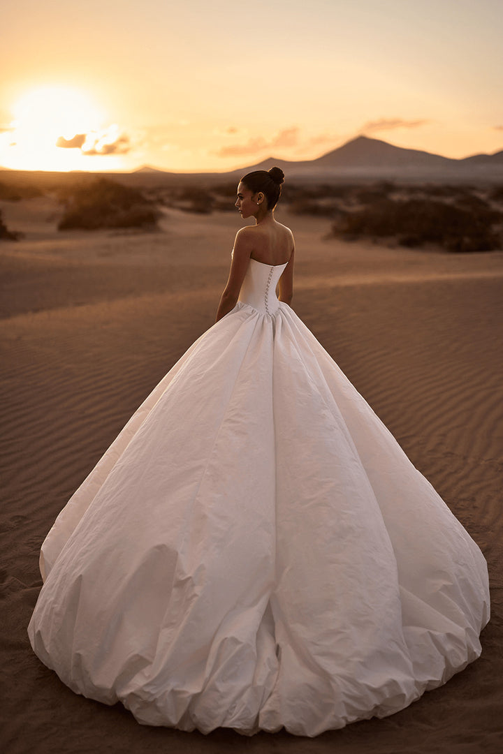 Milla Nova, Noir, Voluminous Ball Gown | Esposa