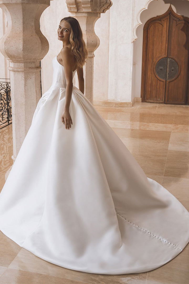 Enzoani, Vera, Architectural Ball Gown | Esposa