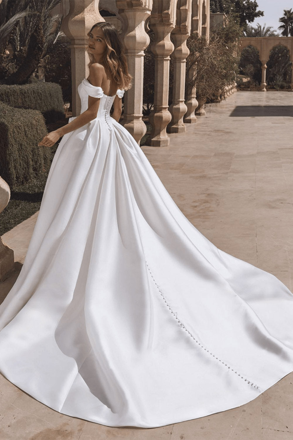 Enzoani, Viviana, Graceful Ball Gown | Esposa
