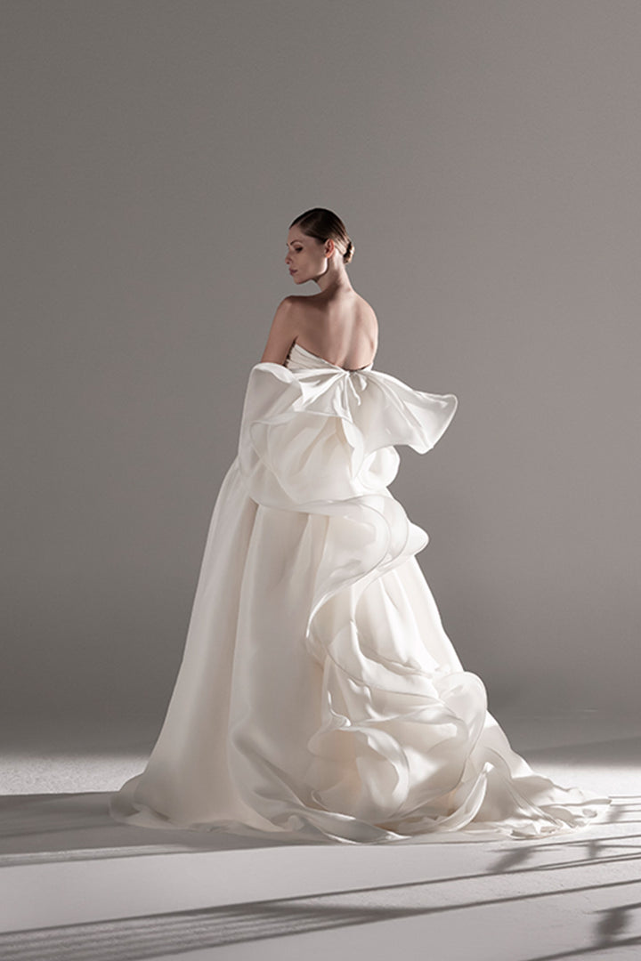 Stephane Rolland, White Angel Striking Ball Gown | Esposa