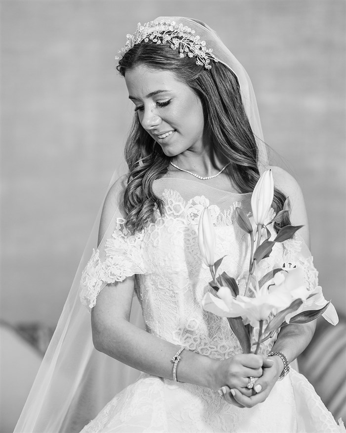 black and white bride photo