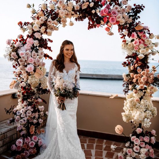 mermaid wedding dress with bouquet