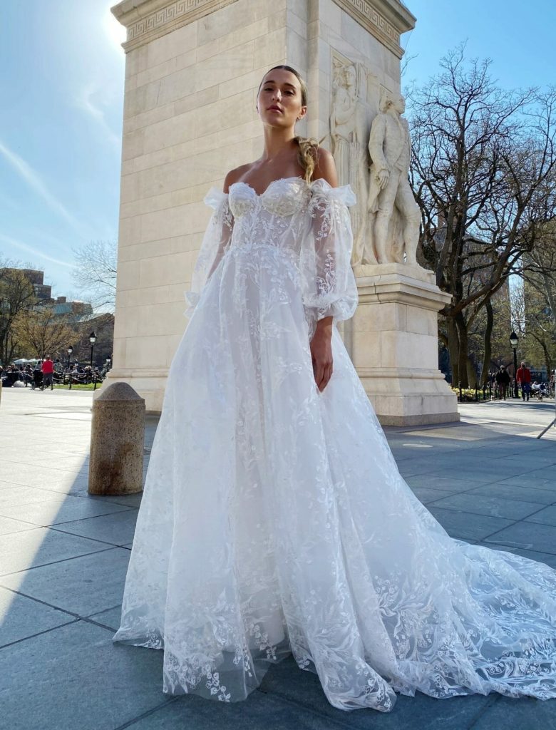 wedding dress splendid by monique lhuillier
