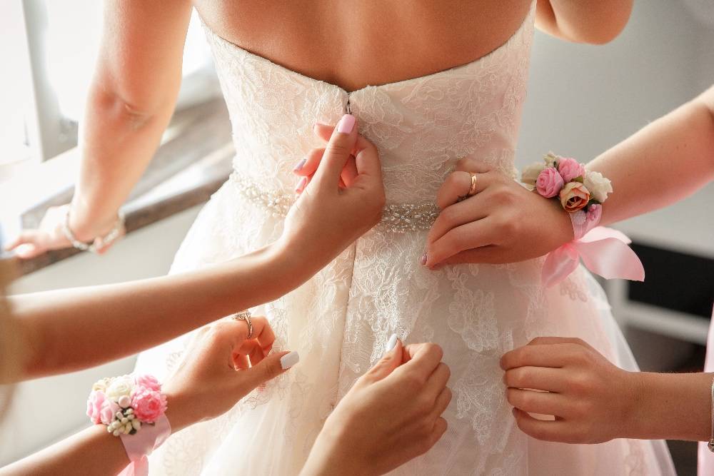 كيف اختار فستان زفاف يناسب جسمك