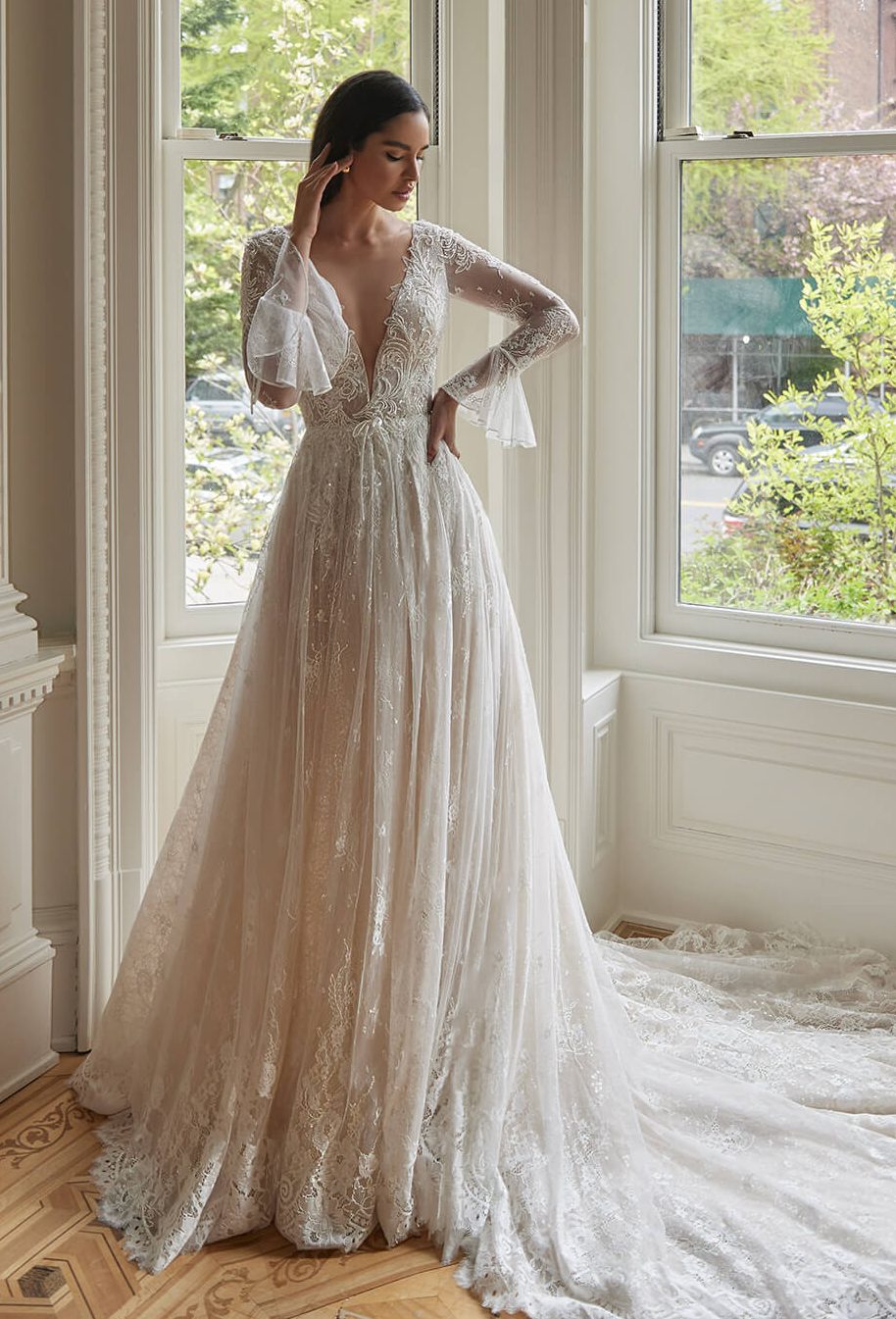 Leonila Wona gown white