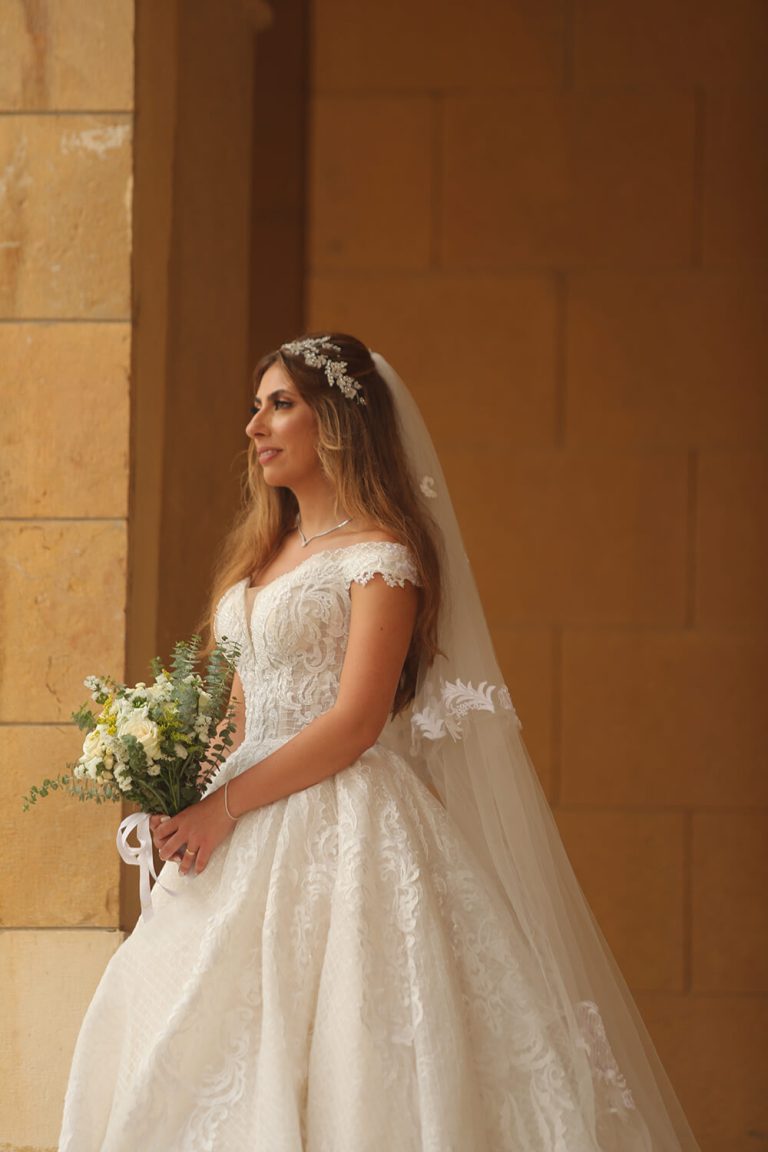 Off-the-shoulders wedding dress