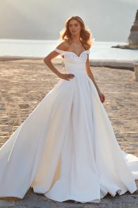 فيورا | ثوب زفاف من الميكادو