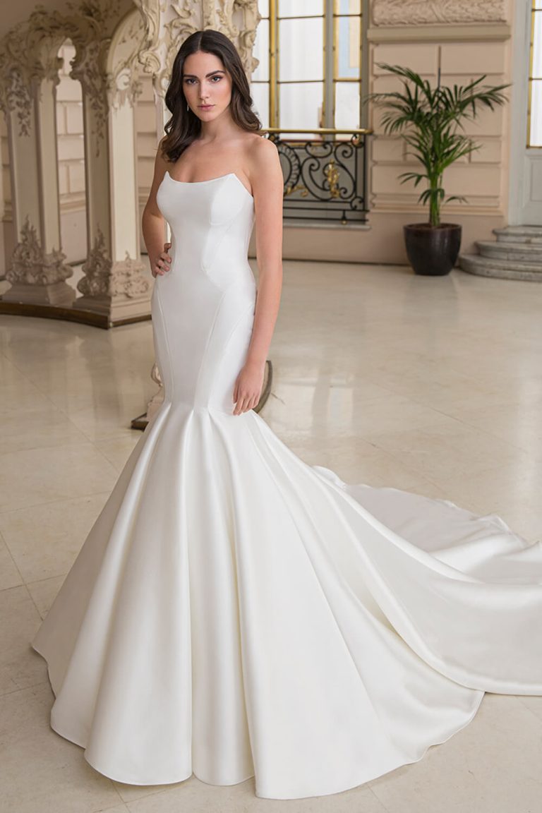 simple trumpet gown galatea