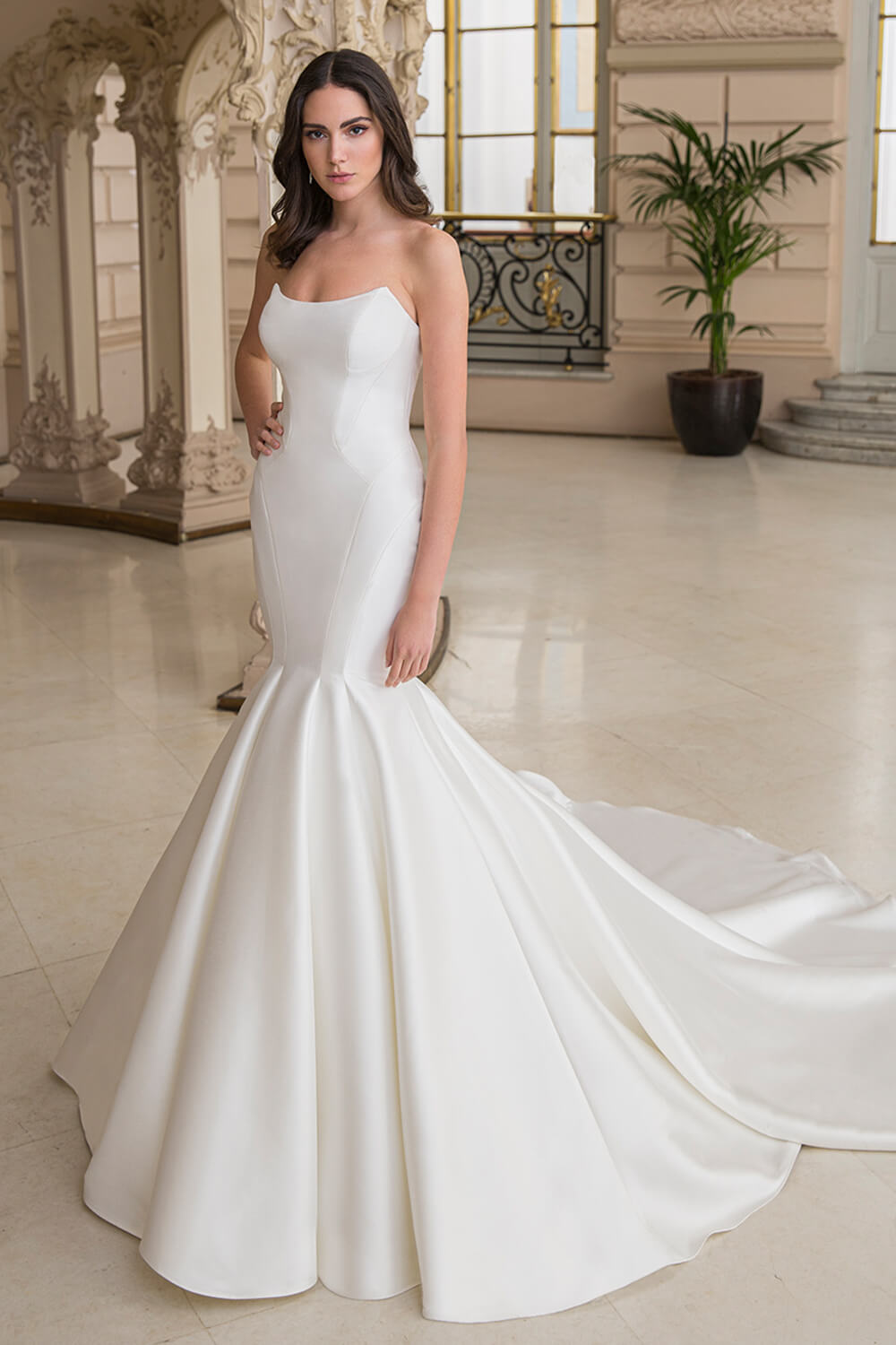 simple trumpet gown galatea