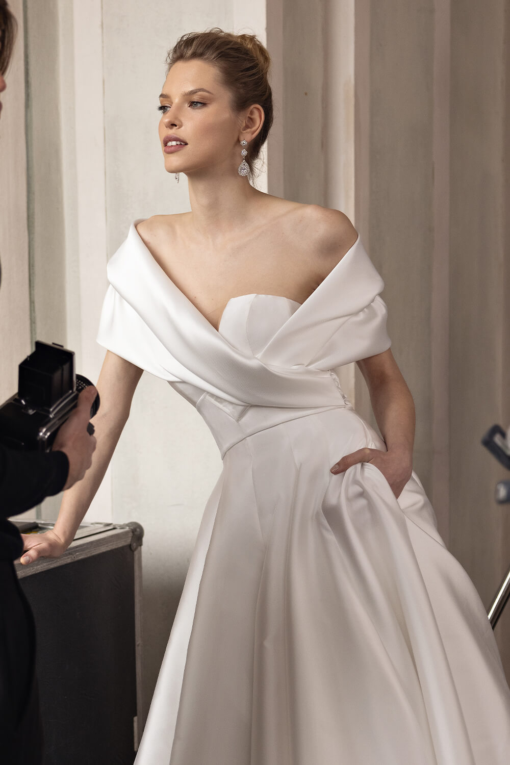 boston simple off-the-shoulder gown