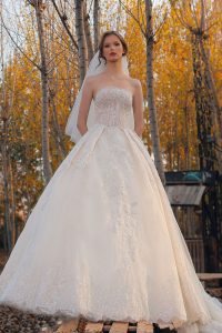 سايروس | فستان زفاف مع دانتيل