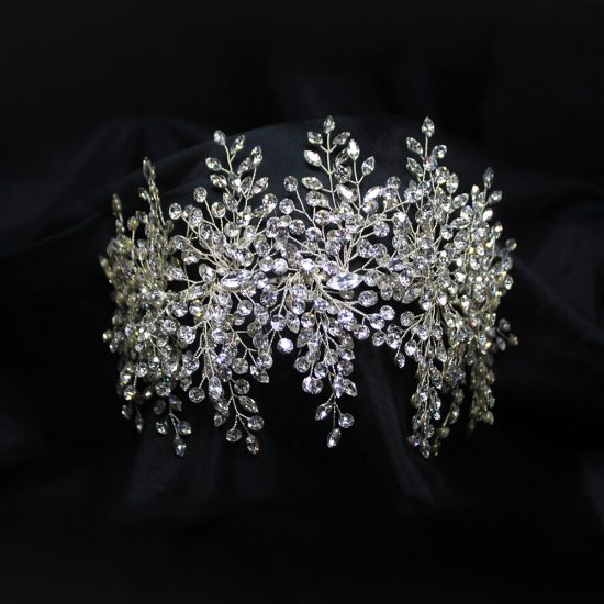 Special sparkly headpiece for bride by esposacouture