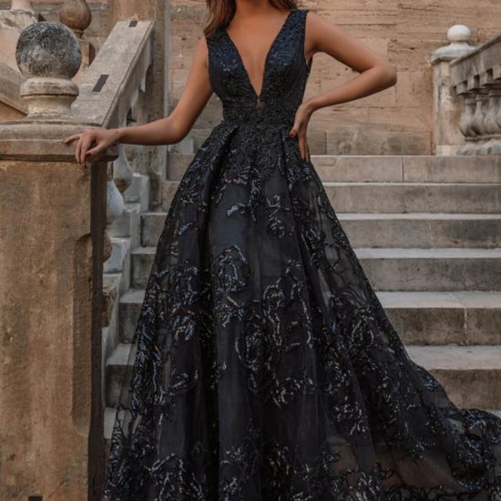 Elegant Patterned V-Neckline Evening gown