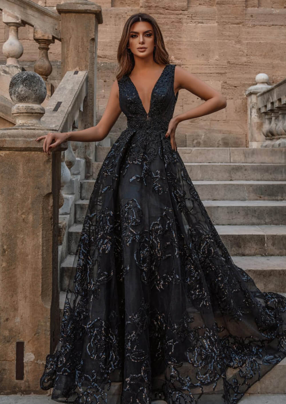 Elegant Patterned V-Neckline Evening gown