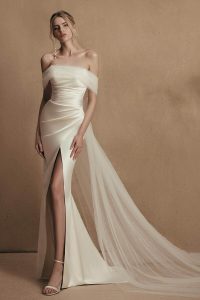 Michelle | Form-fitted Wedding Gown