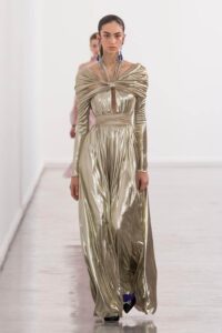 VTE5027 | Shiny Gold Gown