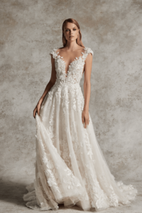 99304 | Lace Tulle Bridal Dress