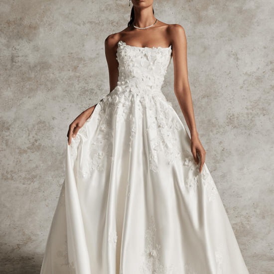 Elegant strapless wedding dress