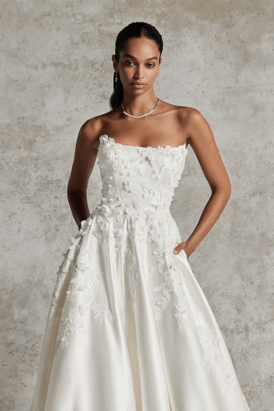 Elegant strapless wedding dress