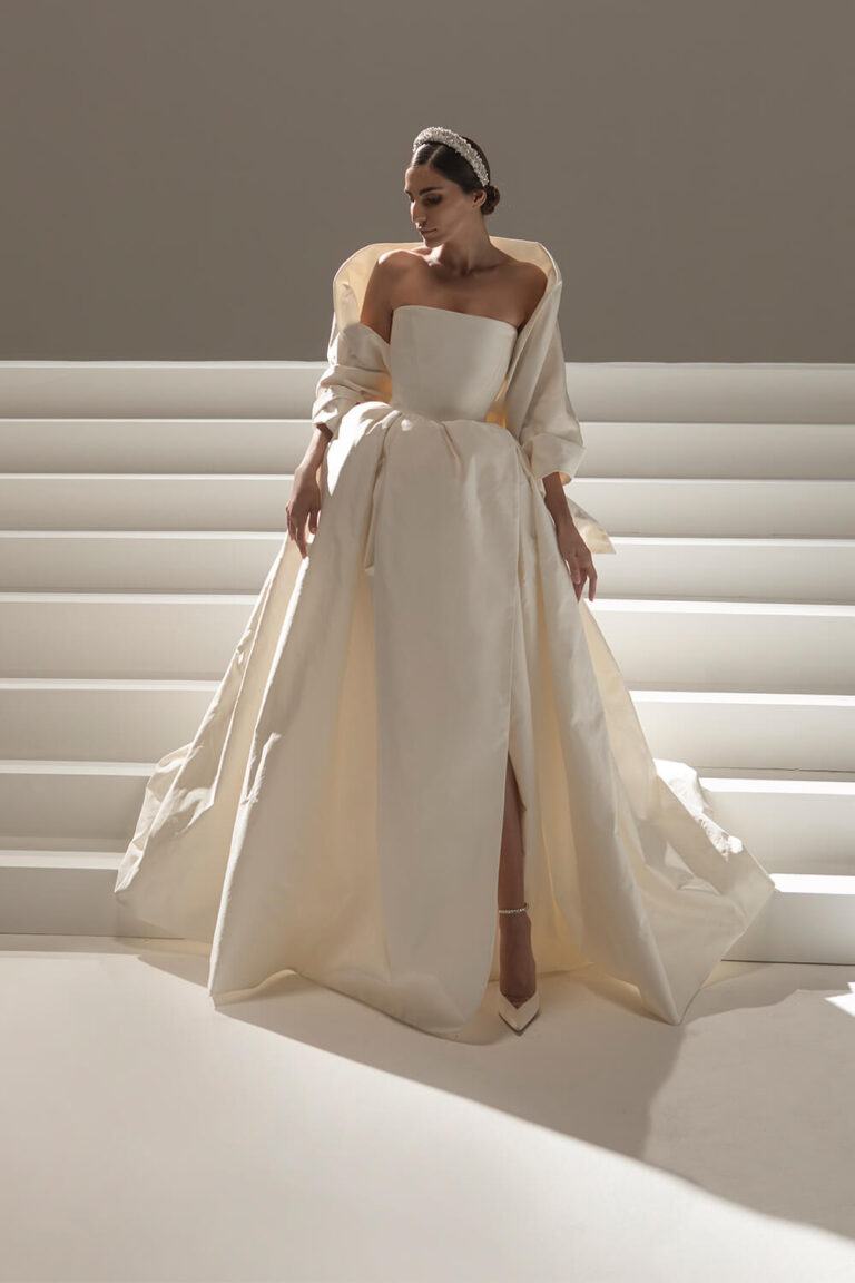 Elegant royal wedding gown