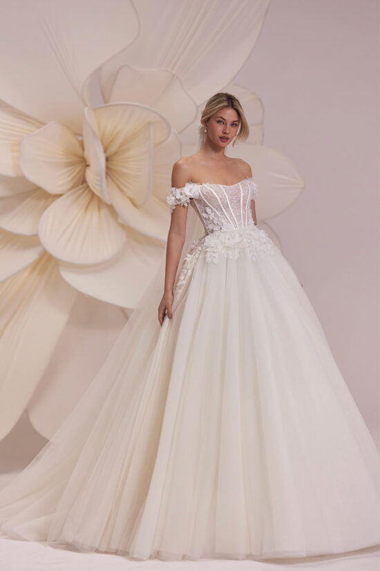 Off shoulder tulle bridal dress