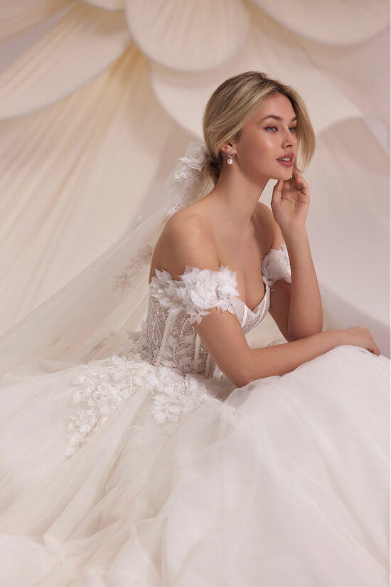 Off shoulder tulle bridal dress