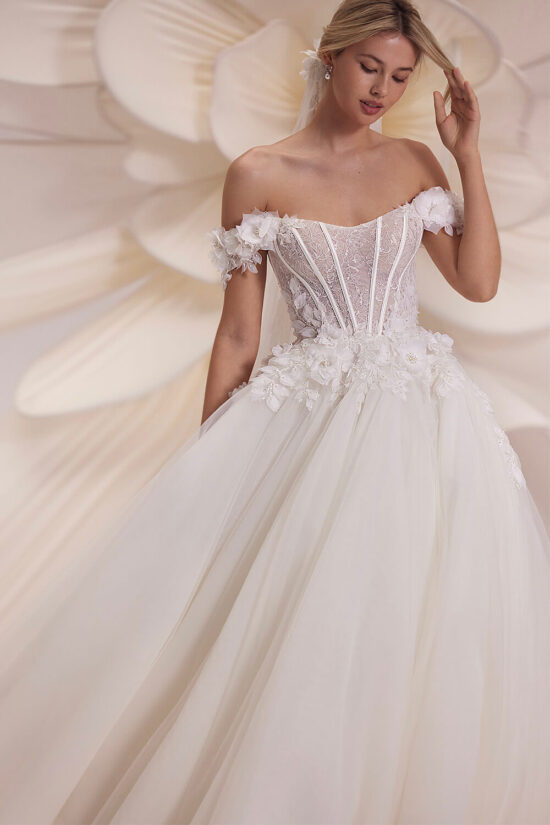 Off shoulder tulle bridal dress